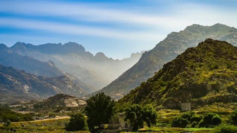 هايك جبال بني عمر | مغامرة جبلية وسط طبيعة الشفا - الصورة 3